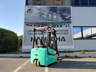 Carretilla contrapesada de 3 ruedas Yale ERP15VTSWB