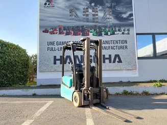 Carretilla contrapesada de 3 ruedas Yale ERP15VTSWB