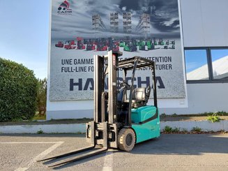 Carretilla contrapesada de 3 ruedas Yale ERP15VTSWB