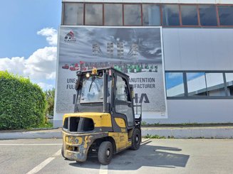 Carretilla contrapesada de 4 ruedas Yale GDP25VX