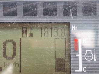 Carretilla contrapesada de 4 ruedas Mitsubishi FG30N - 10