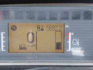 Carretilla contrapesada de 4 ruedas Mitsubishi FG25N