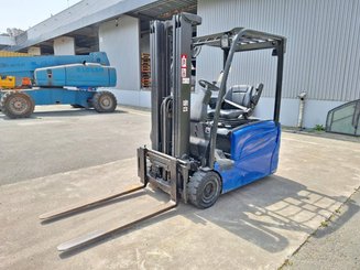 Carretilla contrapesada de 3 ruedas Hyster  J16XNTLWB - 10