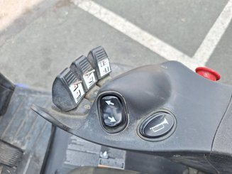 Carretilla contrapesada de 3 ruedas Hyster  J16XNTLWB - 8