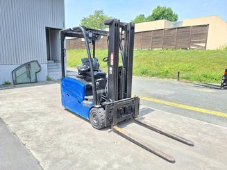 Carretilla contrapesada de 3 ruedas Hyster  J16XNTLWB - 11