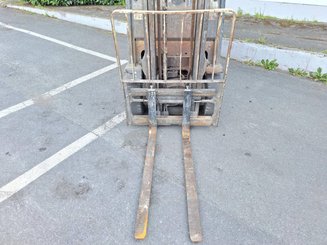 Carretilla contrapesada de 4 ruedas Yale Gdp16vx - 9