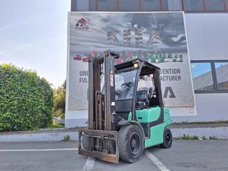 Carretilla contrapesada de 4 ruedas Yale GLP30VX
