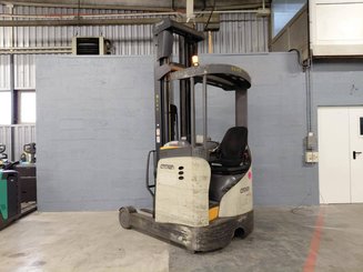 Carretilla retráctil Crown ESR 5260
