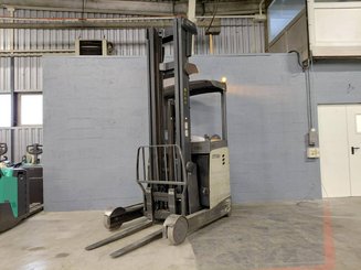 Carretilla retráctil Crown ESR 5260
