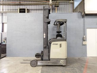 Carretilla retráctil Crown ESR5000