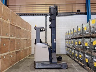 Carretilla retráctil Crown ESR 5260
