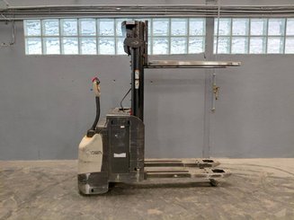 Apilador con conductor acompañante Crown ESI4000-12