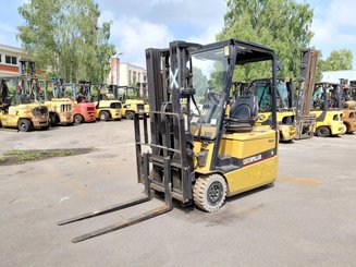 Carretilla contrapesada de 3 ruedas Caterpillar EP16KT