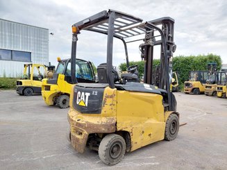 Carretilla contrapesada de 4 ruedas Caterpillar EP25CN
