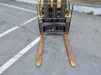 Carretilla contrapesada de 4 ruedas Caterpillar GP18N