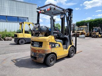 Carretilla contrapesada de 4 ruedas Caterpillar GP18NTD