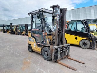 Carretilla contrapesada de 4 ruedas Caterpillar GP18NTD