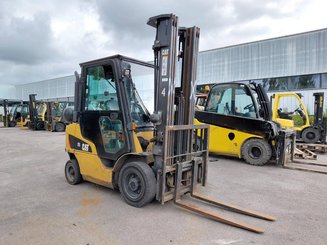Carretilla contrapesada de 4 ruedas Caterpillar GP25NTD
