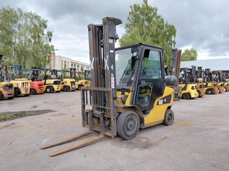 Carretilla contrapesada de 4 ruedas Caterpillar GP25NTD