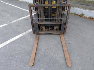 Carretilla contrapesada de 4 ruedas Caterpillar GP25NTD - 6