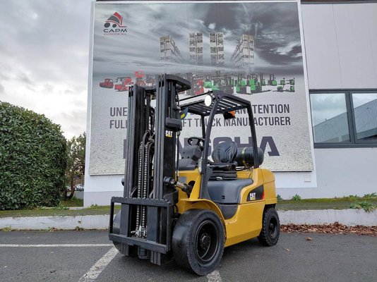 Carretilla contrapesada de 4 ruedas Caterpillar GP30N - 1