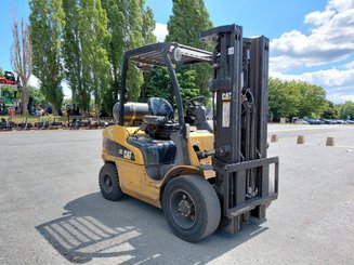 Carretilla contrapesada de 4 ruedas Caterpillar GP30N