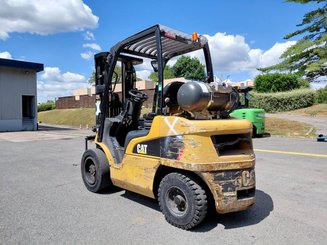 Carretilla contrapesada de 4 ruedas Caterpillar GP30N