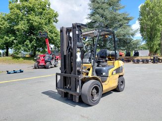 Carretilla contrapesada de 4 ruedas Caterpillar GP30N