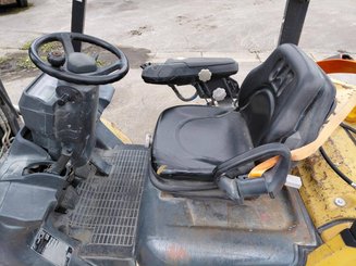 Carretilla contrapesada de 4 ruedas Caterpillar GP30NTD
