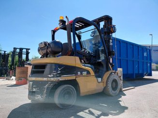 Carretilla contrapesada de 4 ruedas Caterpillar GP35N