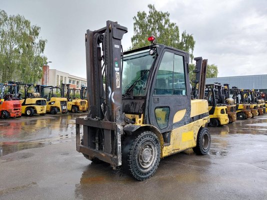 Carretilla contrapesada de 4 ruedas Yale GLP55VX - 1