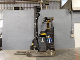 Carretilla retráctil Caterpillar NR14N