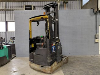 Carretilla retráctil Caterpillar NR14N