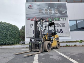 Carretilla contrapesada de 4 ruedas Caterpillar GP30NTD