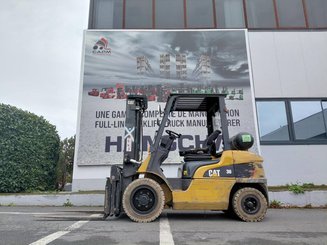 Carretilla contrapesada de 4 ruedas Caterpillar GP30NTD