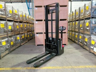 Apilador con conductor acompañante Hangcha CDD12-AMC2-L