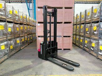 Apilador con conductor acompañante Hangcha CDD12-AMC2-L