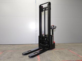 Apilador con conductor acompañante Hangcha CDD12-AMC2-L