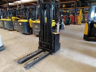 Apilador con conductor acompañante Caterpillar NSP16N2