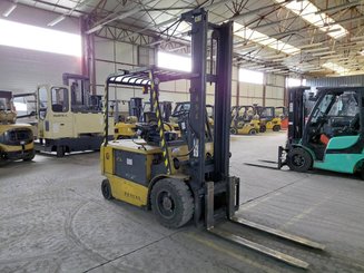 Carretilla contrapesada de 4 ruedas Caterpillar EP30K