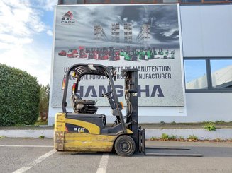 Carretilla contrapesada de 3 ruedas Caterpillar EP18NT