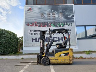 Carretilla contrapesada de 3 ruedas Caterpillar EP18NT