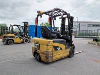 Carretilla contrapesada de 3 ruedas Caterpillar EP18NT
