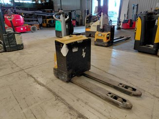 Transpaleta con conductor acompañante Caterpillar NPP18N2