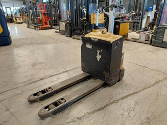 Transpaleta con conductor acompañante Caterpillar NPP18N2