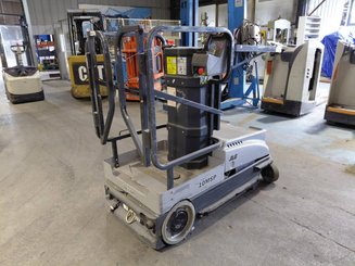 Plataforma de mástil JLG 10MSP