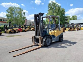 Carretilla contrapesada de 4 ruedas TCM FD30T3