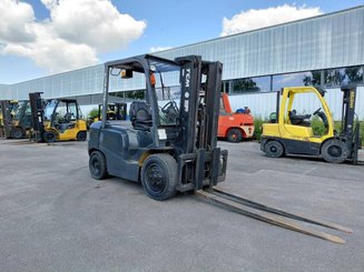 Carretilla contrapesada de 4 ruedas TCM FD30T3