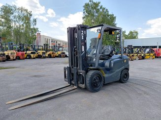 Carretilla contrapesada de 4 ruedas TCM FD30T3