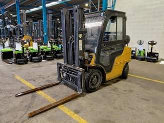 Carretilla contrapesada de 4 ruedas Caterpillar GP25N
